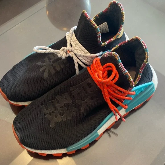 Adidas X Pharrell Williams Human NMD Trail Inspiration Black Size 9.5 US
Mens - Picture 1 of 10